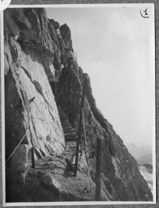 Sentiero d'arroccamento Passo Lares