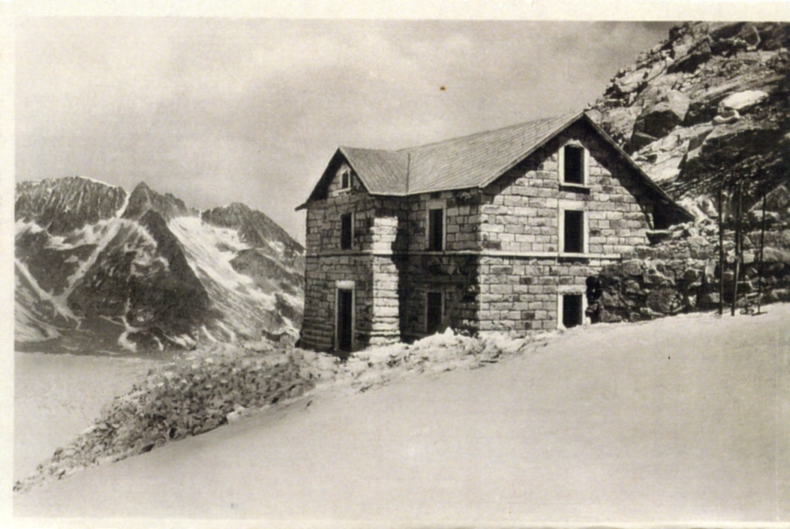 Rifugio ai Caduti dell'Adamello