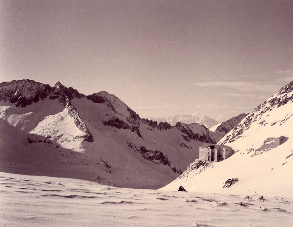 Rifugio ai Caduti dell'Adamello