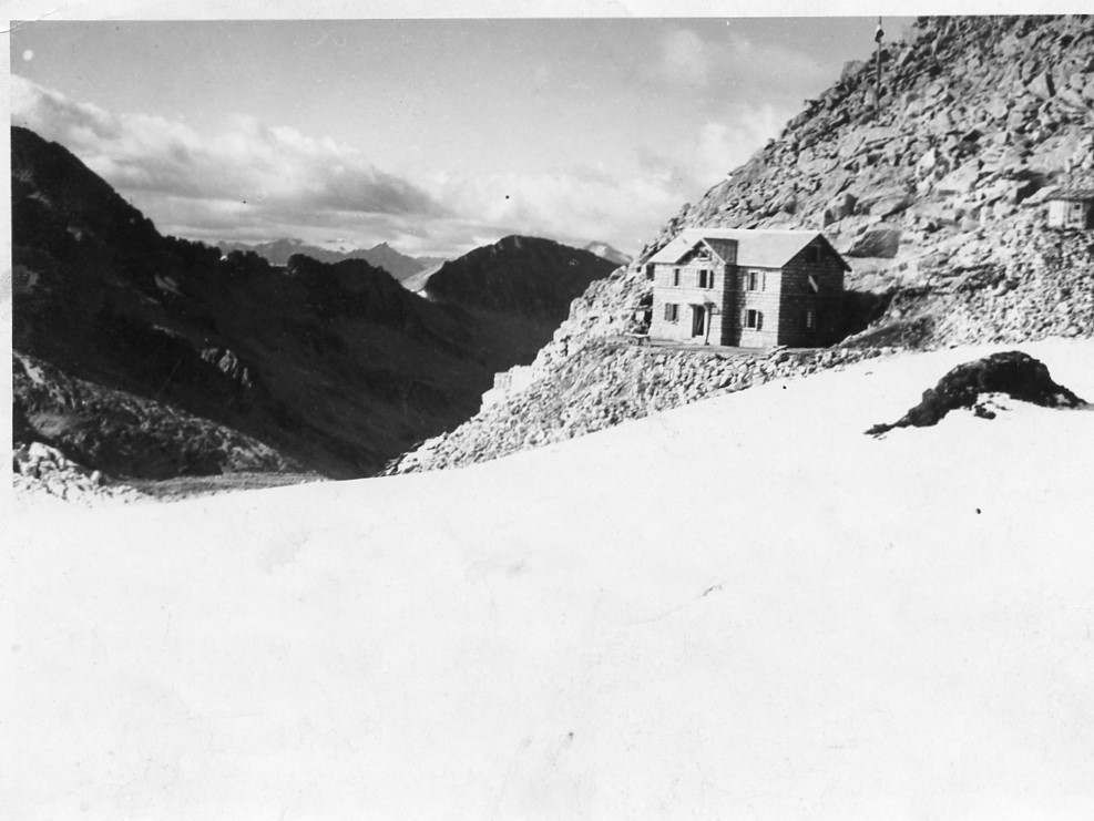 Rifugio ai Caduti dell'Adamello
